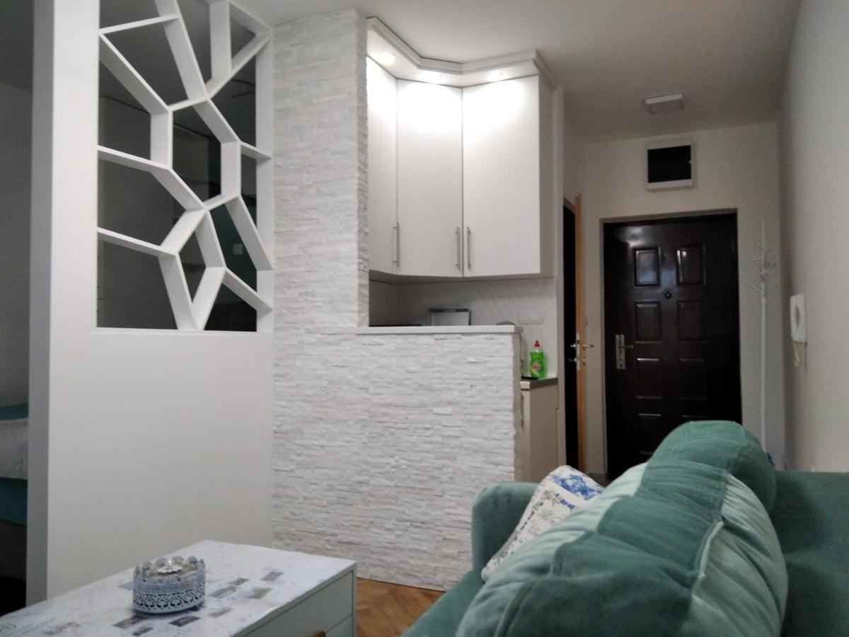 Appartement Apartman Lana à Bijeljina Extérieur photo